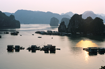Ha Long Bay - a lifetime must-go destination